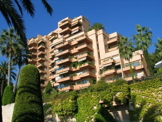 Large studio with very nice views in Parc St Roman