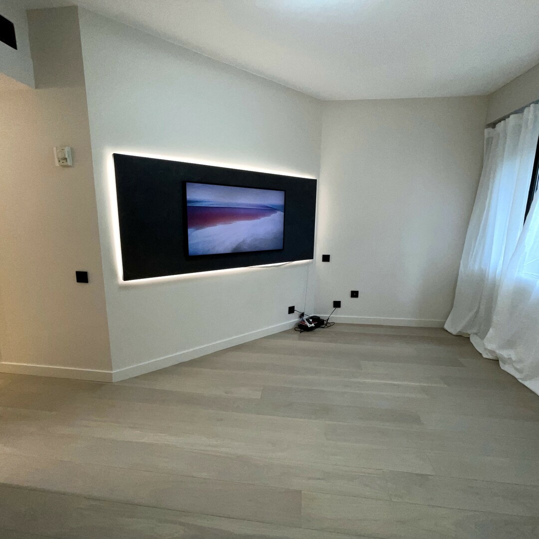 PARC SAINT ROMAN, BEAUTIFUL RENOVATED STUDIO