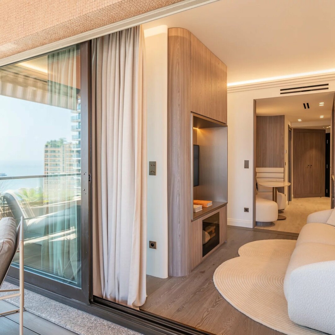 PARC SAINT ROMAN - Renovated Furnished Studio - Sea View