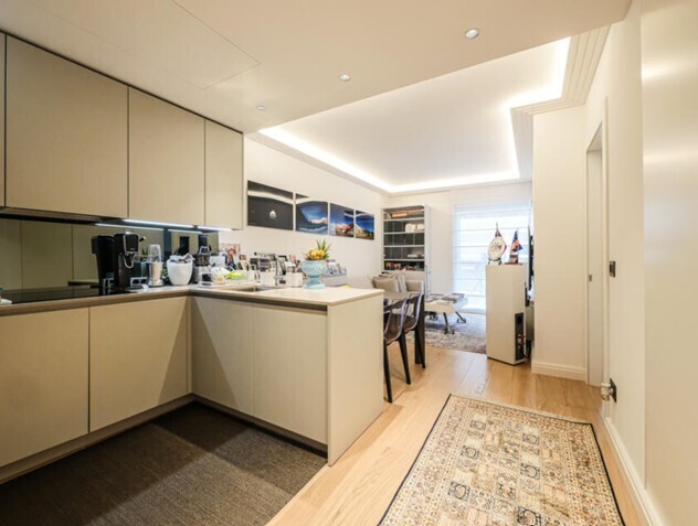 MAGNIFICENT RENOVATED APARTMENT