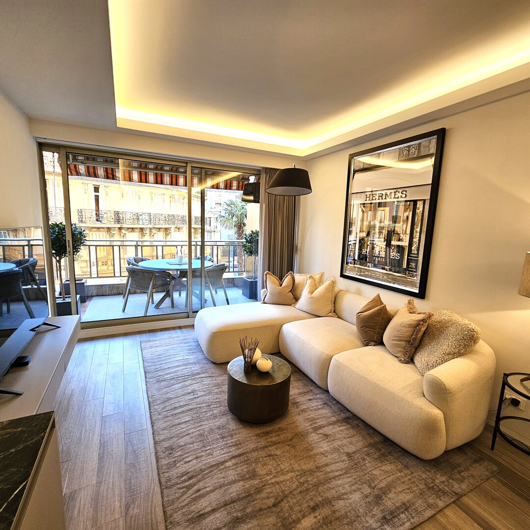 MAGNIFICENT APARTMENT IN THE HEART OF MONTE-CARLO