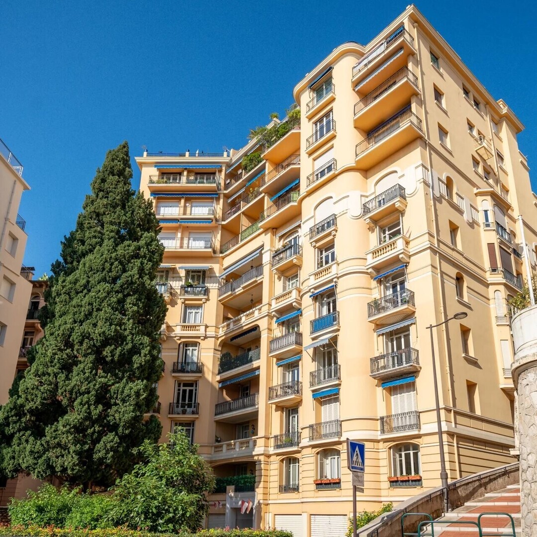 Beautiful apartment close to shops and amenities