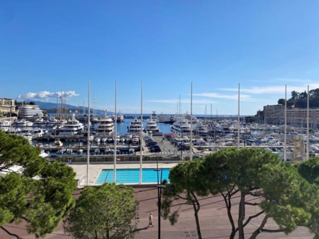 EXCLUSIVE RESIDENCE WITH PANORAMIC SEA VIEWS IN MONACO PORT