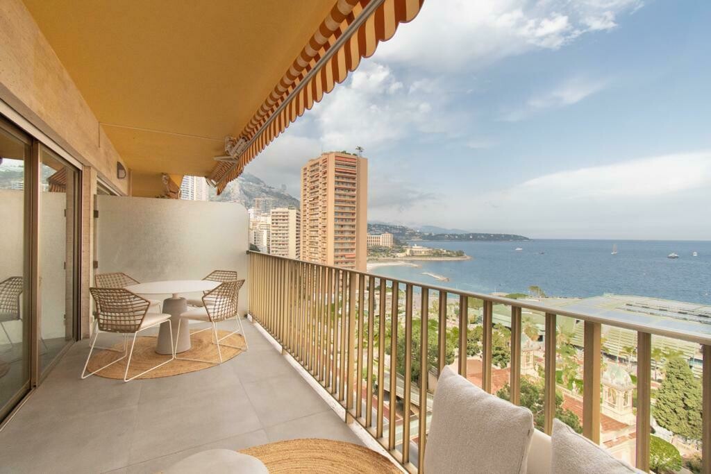 1 bedrooms apartment in a privileged location between the beaches of Larvotto and Monte-Carlo