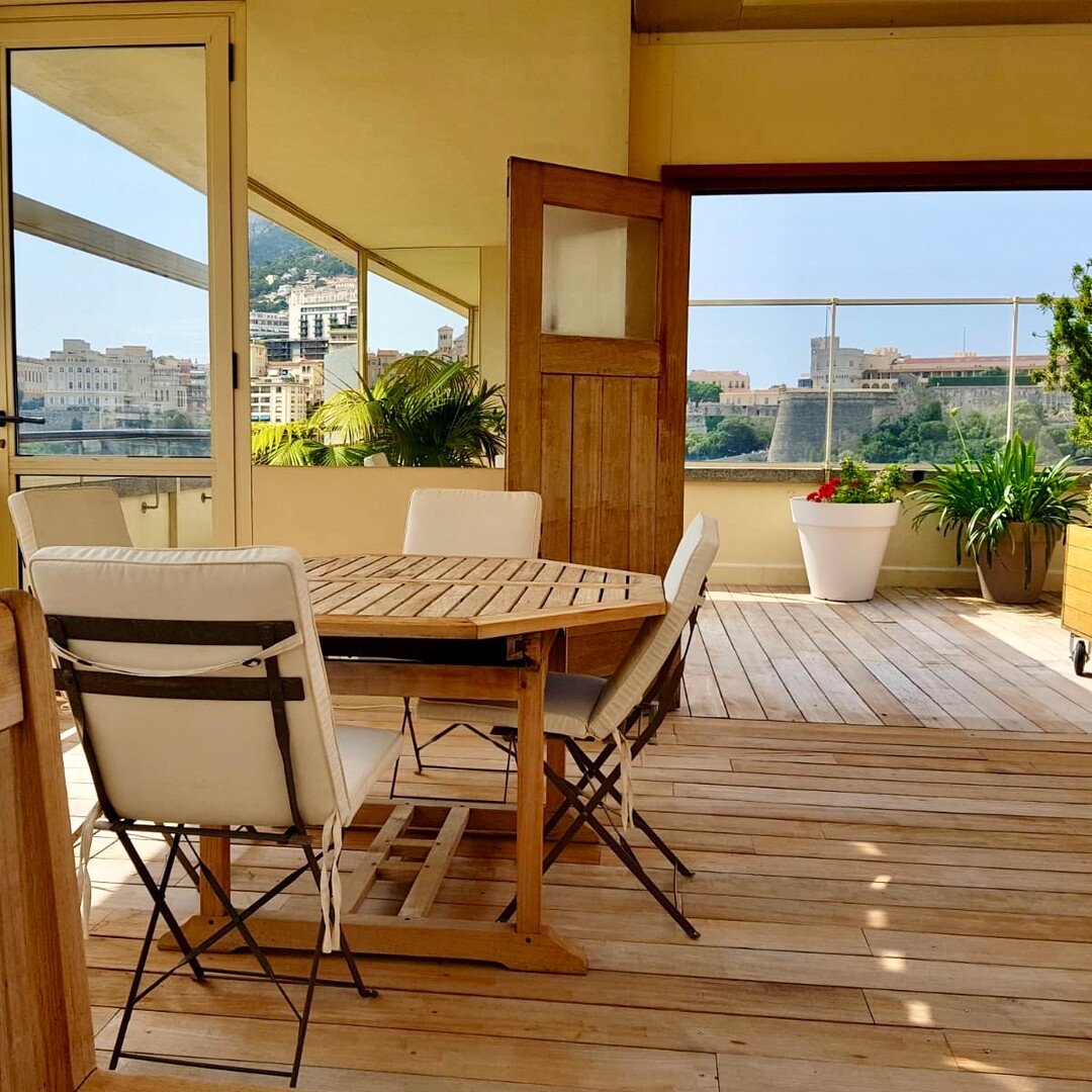 MAGNIFICENT PENTHOUSE ON THE PORT OF MONACO