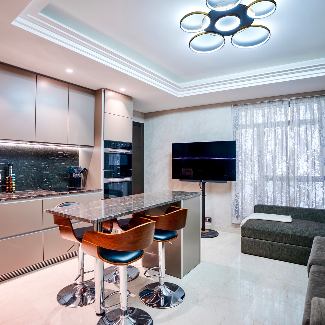 LARGE STUDIO IN A LUXURY RESIDENCE