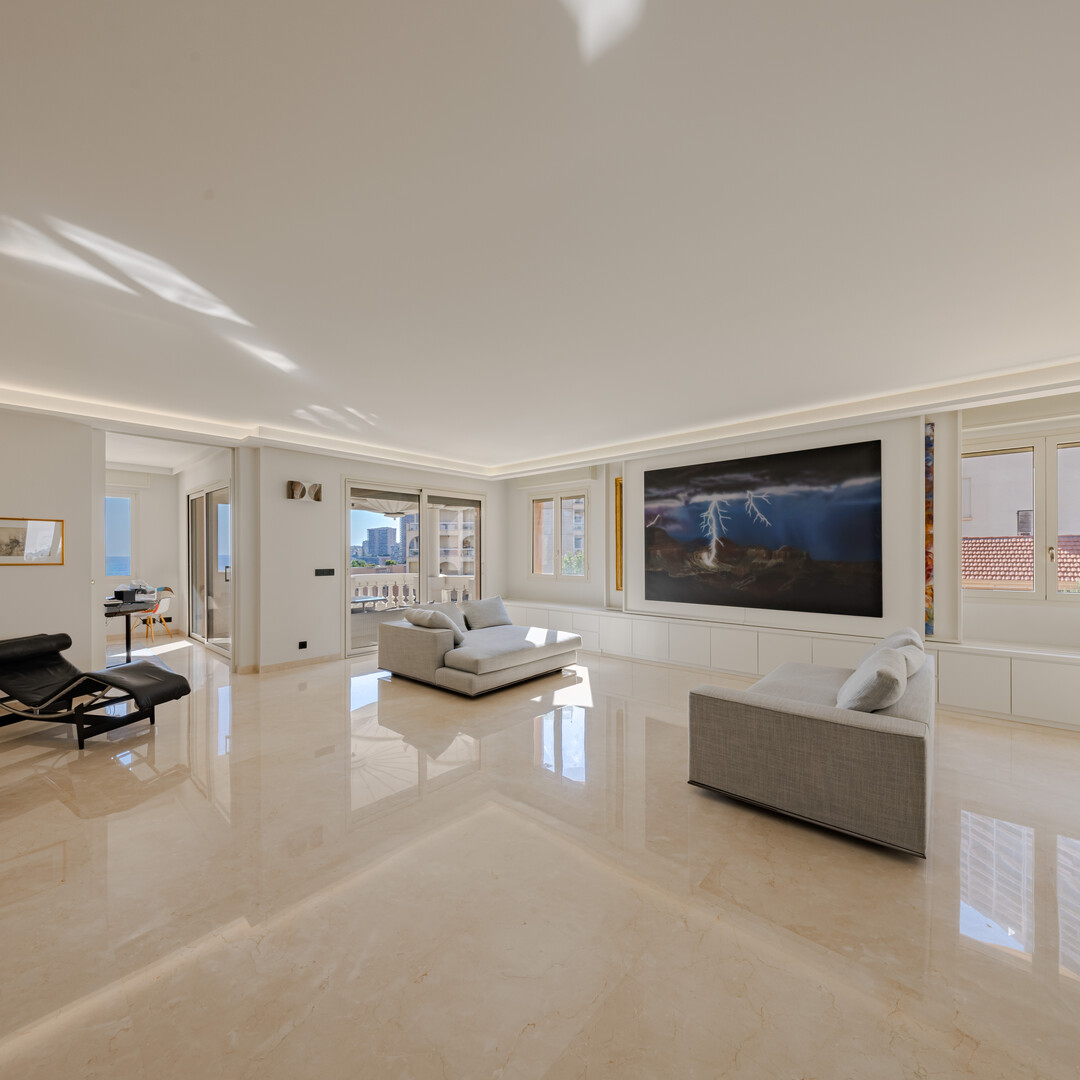MAGNIFICENT 4 BEDROOMS CLOSE TO THE BEACHES