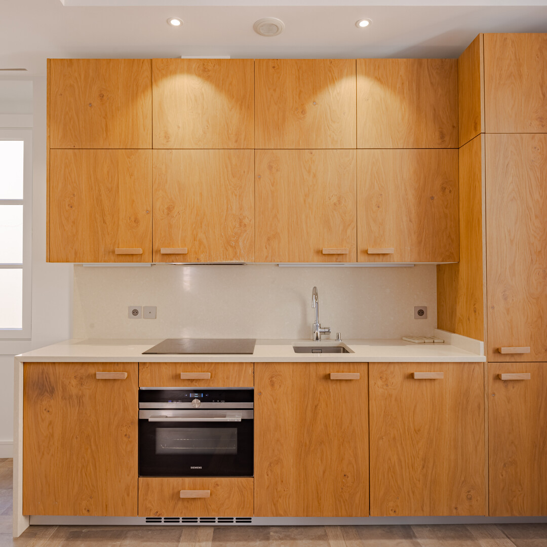 GORGEOUS 2 BEDROOM ON THE ROCK