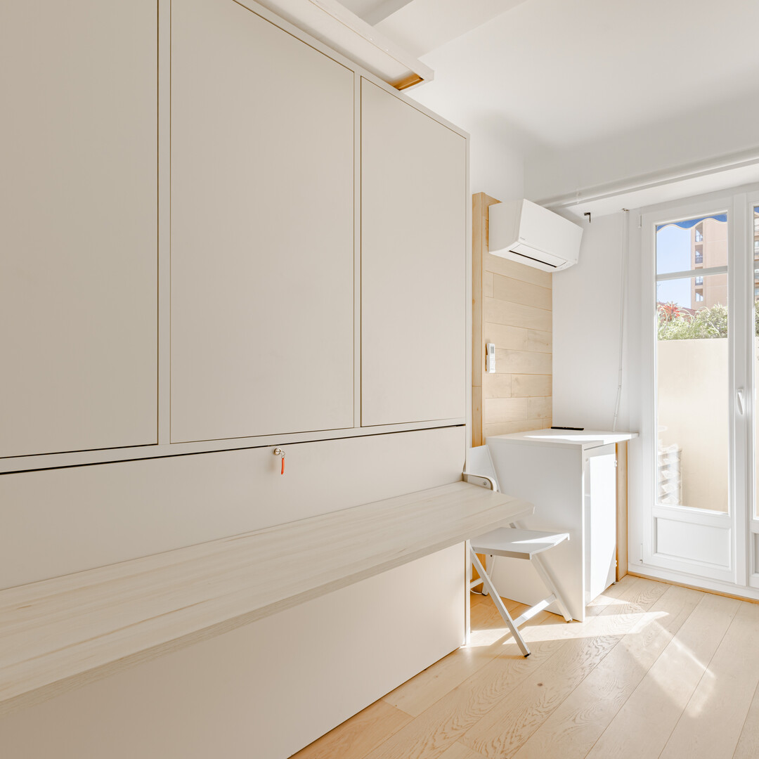 CHARMING MIXED-USE STUDIO