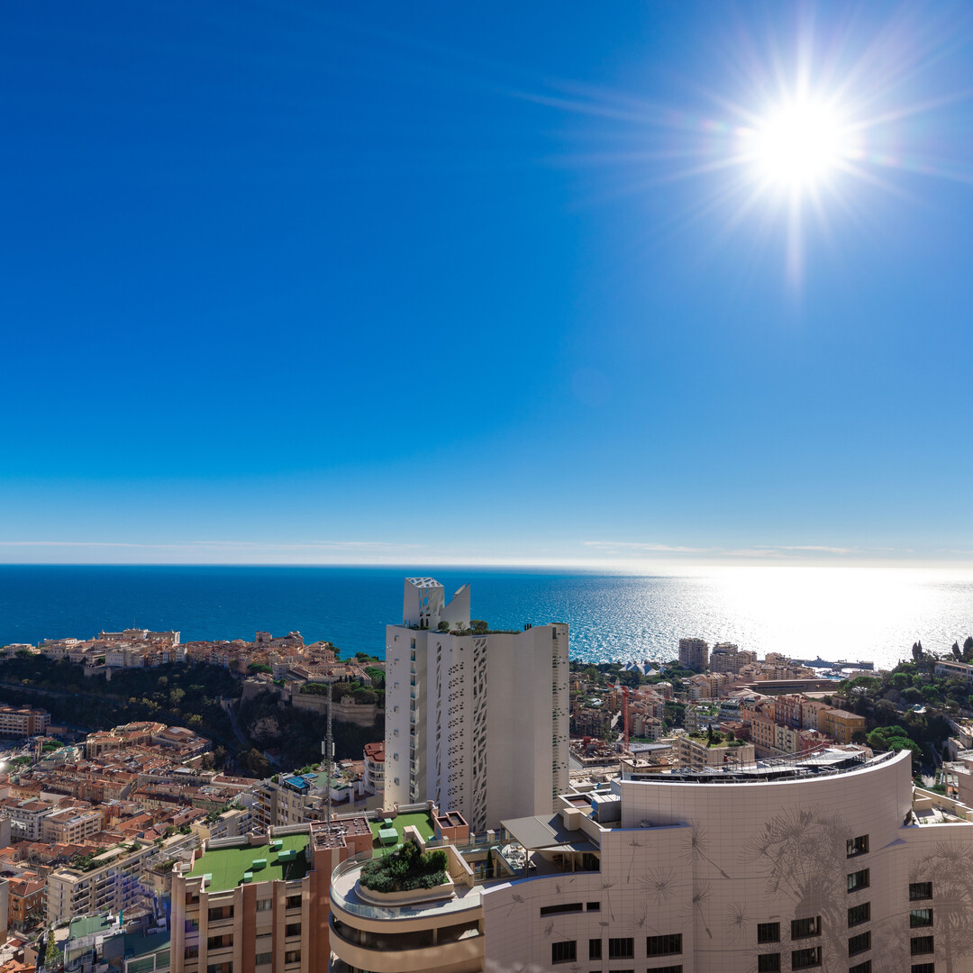 MAGNIFICENT 5 BEDROOM APARTMENT - SEA VIEW