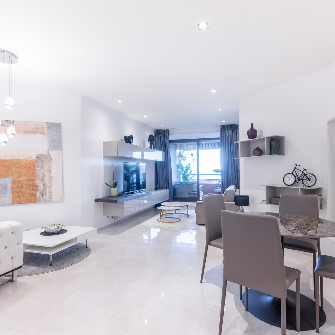 MAGNIFICENT 2 ROOM APARTMENT - SEA VIEW