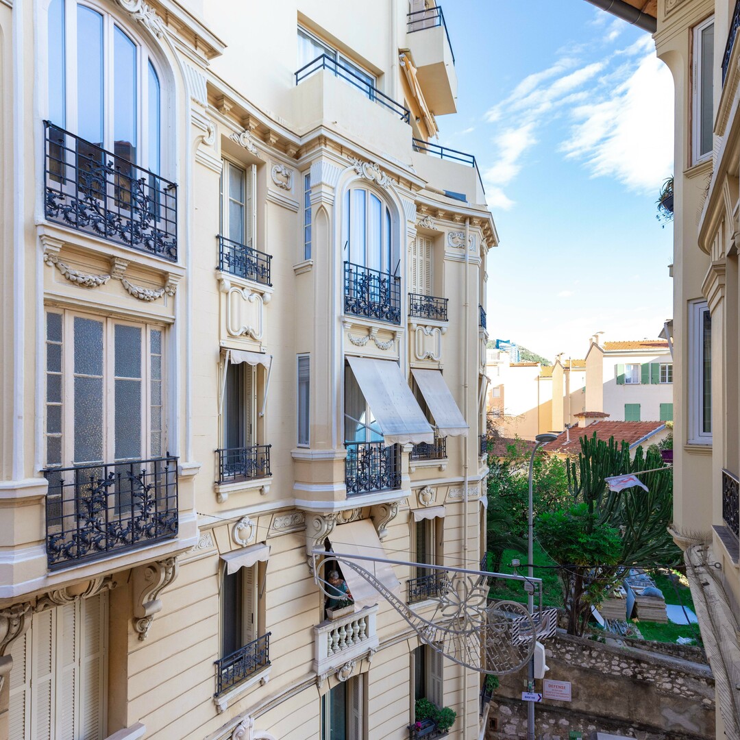 BEAUTIFUL 2 ROOM APARTMENT CENTRAL