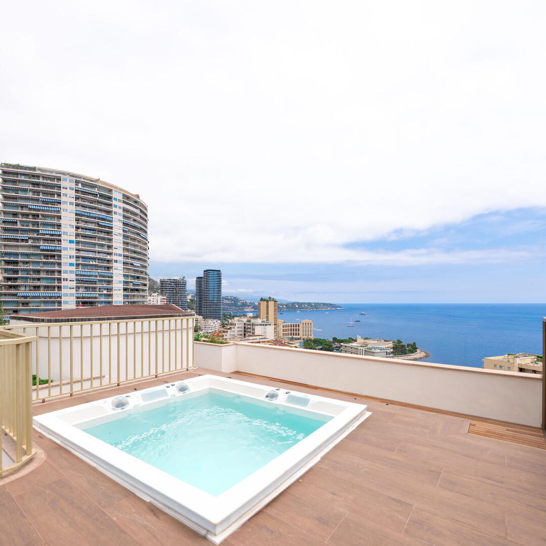 Villa Annonciade — Triplex Penthouse with Private Rooftop, Panoramic Sea View