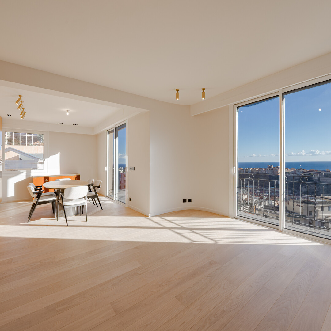 MAGNIFICENT RENOVATED PENTHOUSE WITH SEA VIEW - THE SPRING PALACE