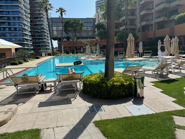 PARC SAINT ROMAN / STUDIO / SWIMMING POOL