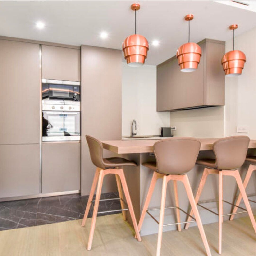 Charming Renovated 2 Bedroom Apartment